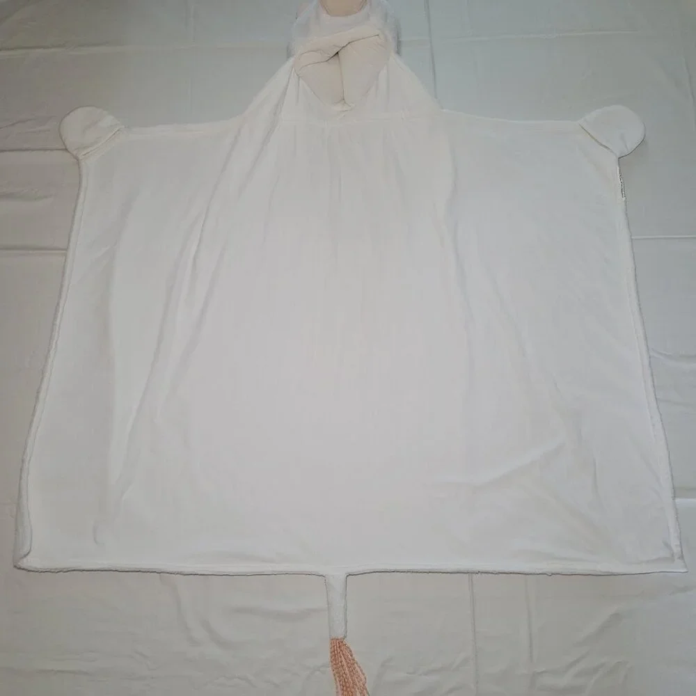 Pillowfort Unicorn Hooded Blanket 40x50 Super Soft White